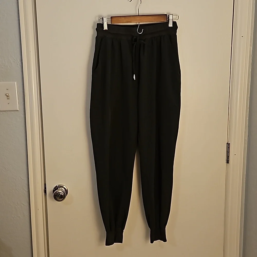 OUT FROM UNDER Urban Outfitters Junior Olive Green Joggers Medium